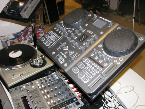 ADJ 2008