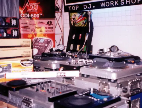 ADJ 2004