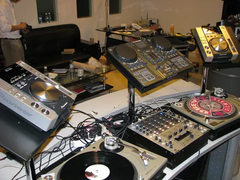 ADJ 2008