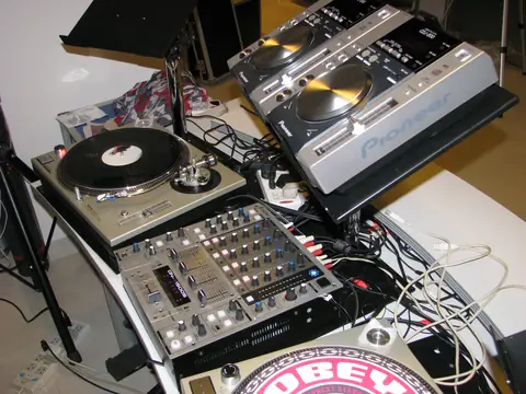 ADJ 2008