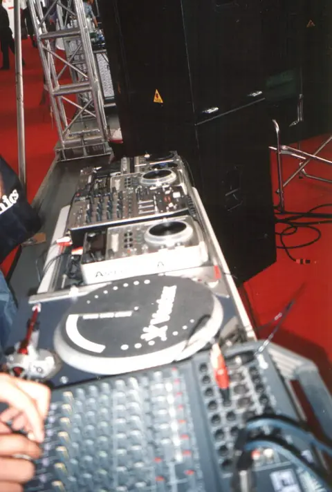 ADJ 2003