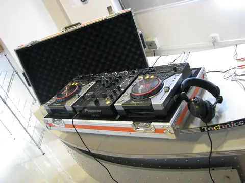 ADJ 2008