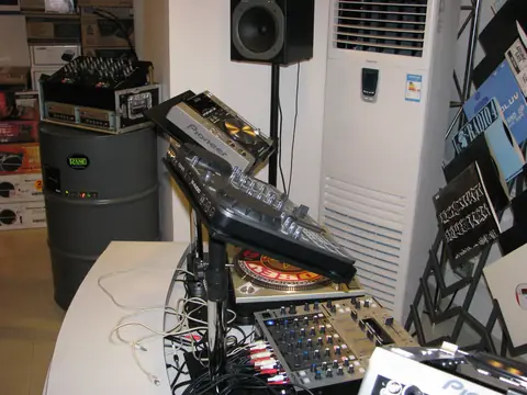 ADJ 2008