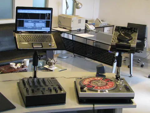 ADJ 2008
