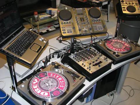 ADJ 2008
