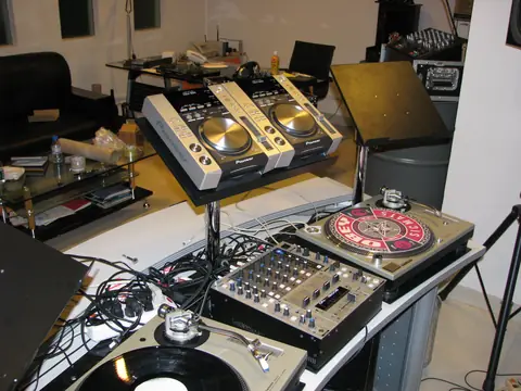 ADJ 2008