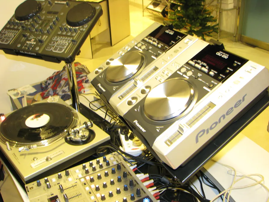 ADJ 2008